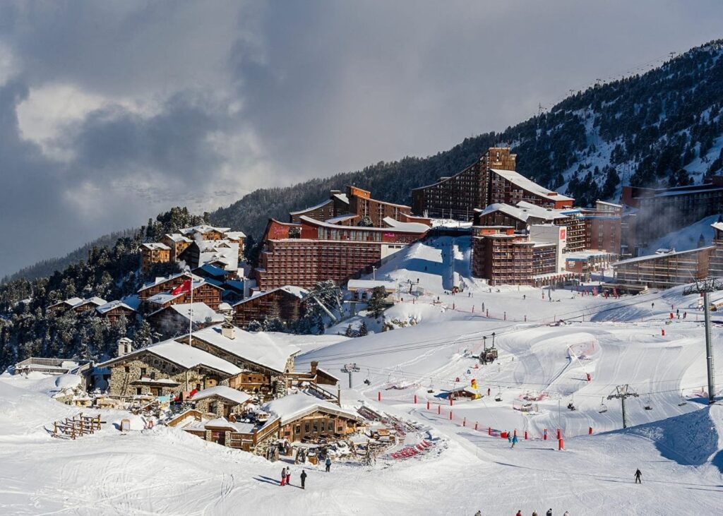 LES ARCS SNOW IN FRANCE