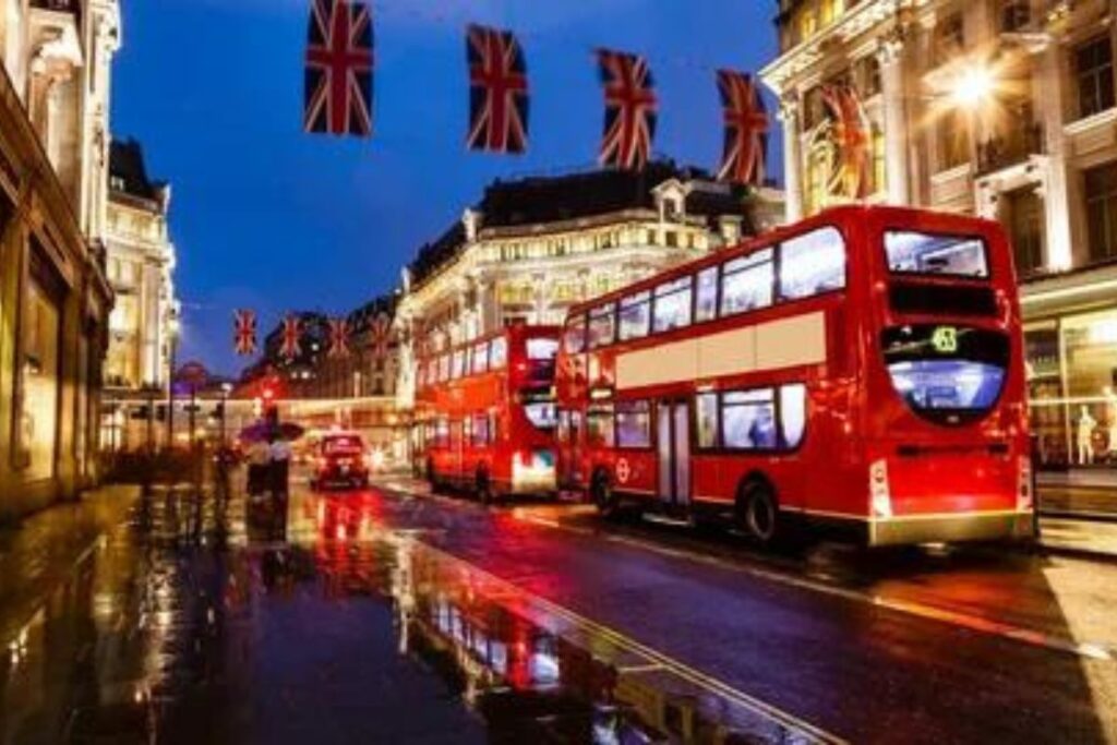 NIGHT BUSES IN LONDON