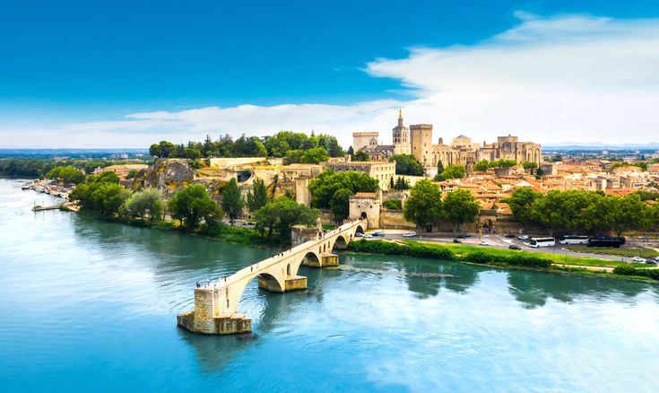 AVIGNON (PROVENCE-ALPES-CÔTE D’AZUR)